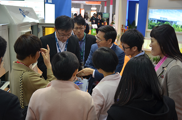 麻豆三级视频激光展示